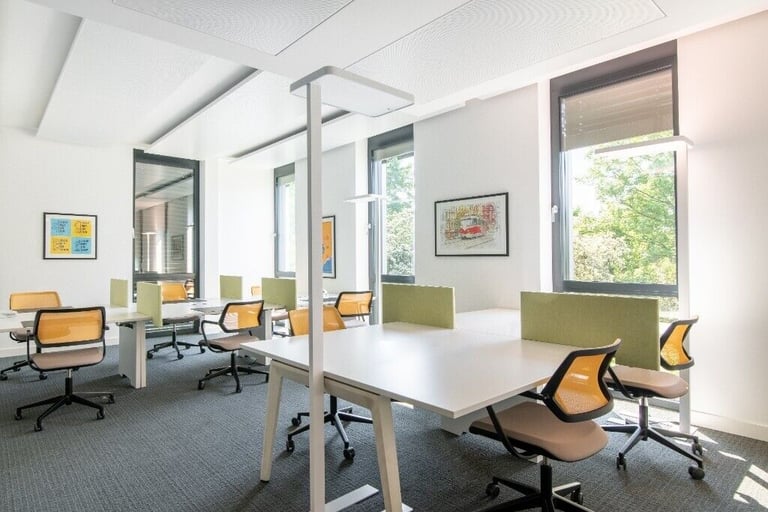 Newbury - RG14 1JB, Join a collaborative coworking environment in Regus Oxford House