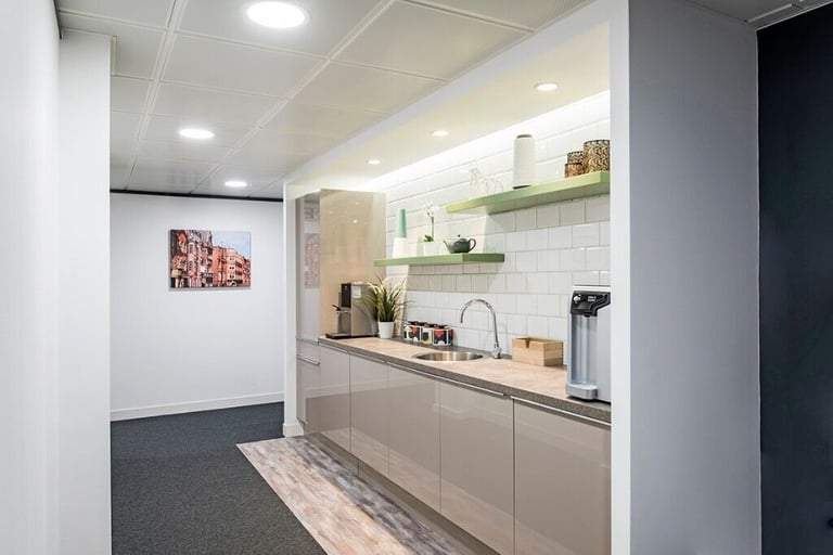 High Wycombe - HP14 3FE, 4 Desk serviced office to rent at Beacon House