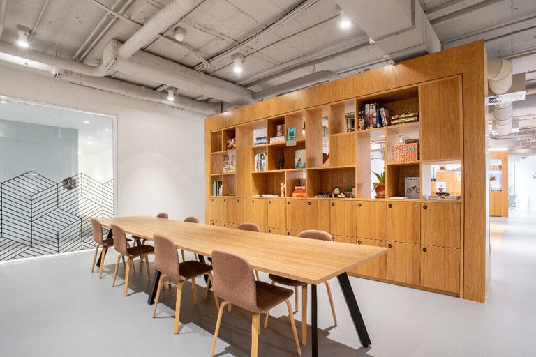 London - W68JA, Walk in and get to work in professional workspace in Spaces Hammersmith The Foundry