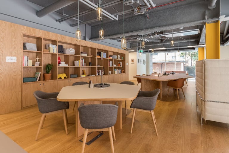 London - W6 8JA, Find a dedicated desk and get down to business in Spaces Hammersmith The Foundry