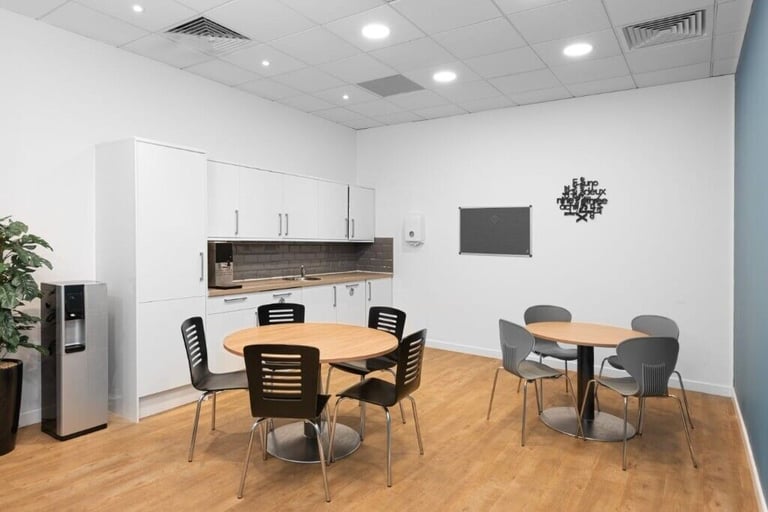 Manchester - M20 2YY, Open plan 2690 sqft serviced office to rent at Adamson House