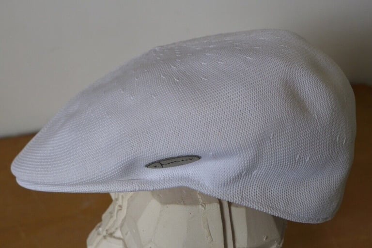 Men’s Women’s Unisex KANGOL Tropic 504 Flat Cap Beret Hat in White. Lovely condition. Worn briefly.