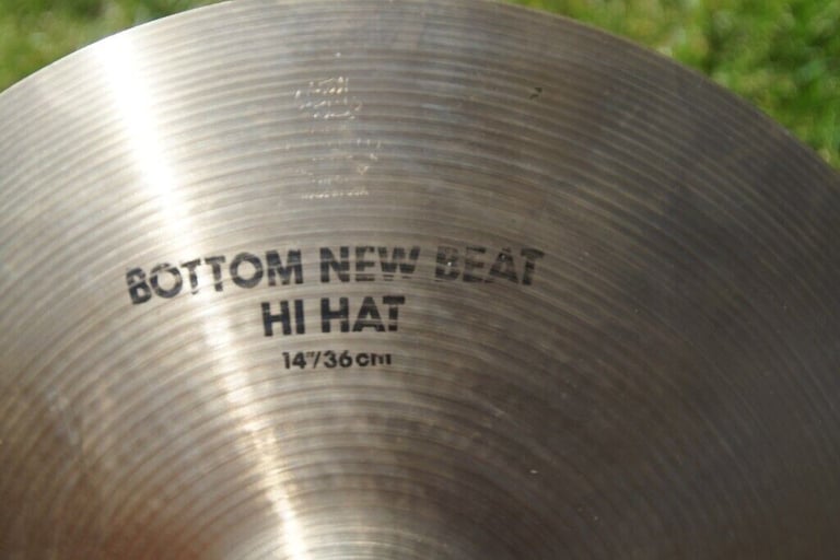 image for Avedis Zildjian 14 inch New Beat Hi hat cymbals - '80s - USA - 860/1480g - Vintage