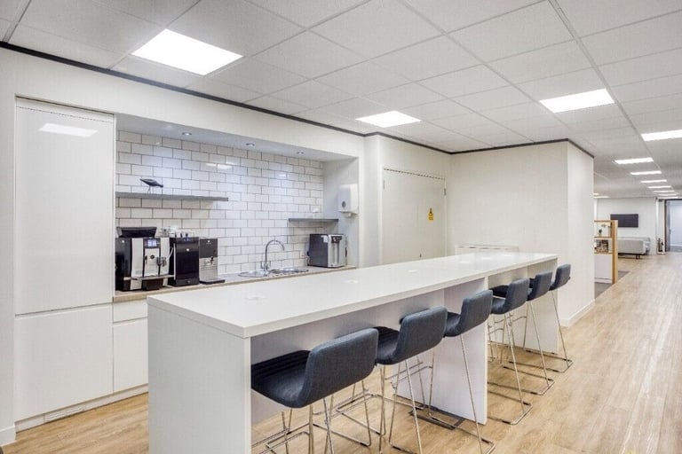 Liverpool - L2 1TS, Furnished private office space for up to 4 desks at Merchants Court
