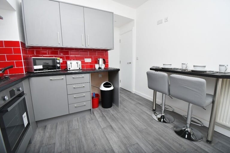 Superb 4 bed HMO in Stoke Immaculate Throughout Perfect For Students Net Returns 16.18% PA
