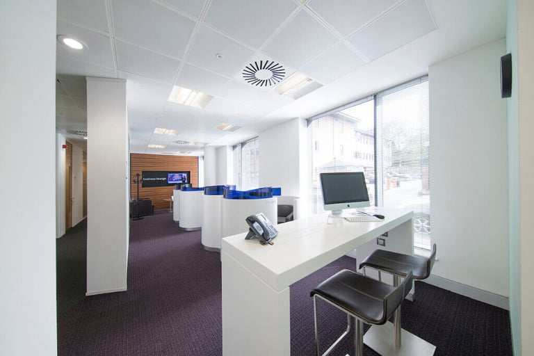 Maidenhead - SL6 1BU, All-inclusive access to coworking space in Regus Station