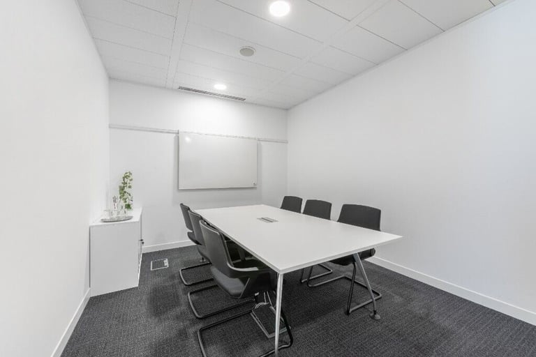 Manchester - M3 3HF, Open plan office space for 15 people at 3 Hardman Street