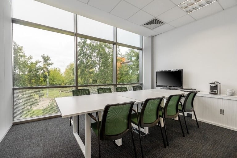 Reading - RG6 1PT, 2 Desk serviced office to rent at Thames Valley Park 