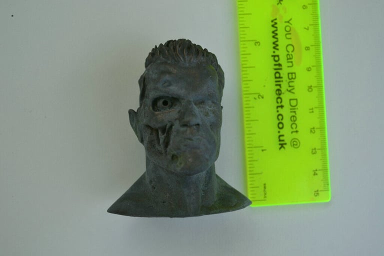 Terminator T-800 Arnie faux bronze statue/ sculpture
