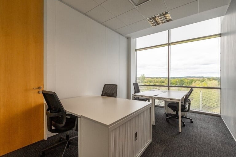 Reading - RG6 1PT, 2 Desk serviced office to rent at Thames Valley Park 