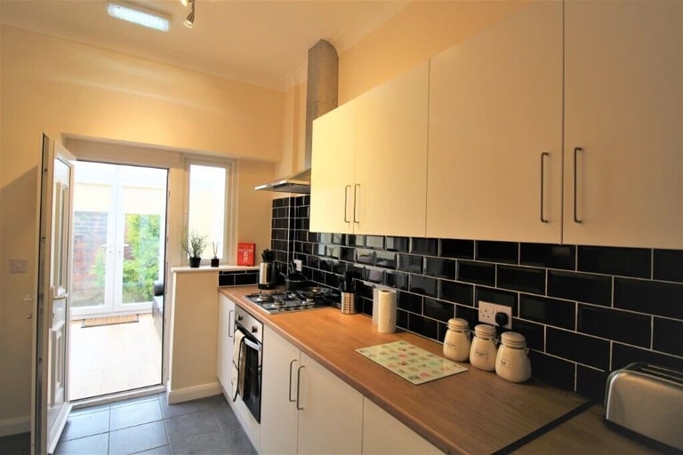 image for FRIENDLY HOUSE SHARE - BALBY!