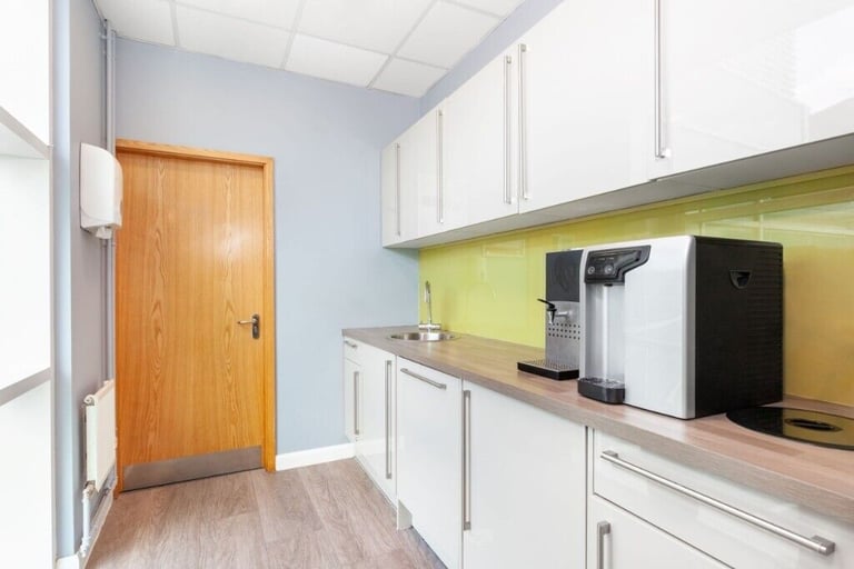 Milton Keynes - MK9 2UB, Furnished private office space for 5 desk at Midsummer Court
