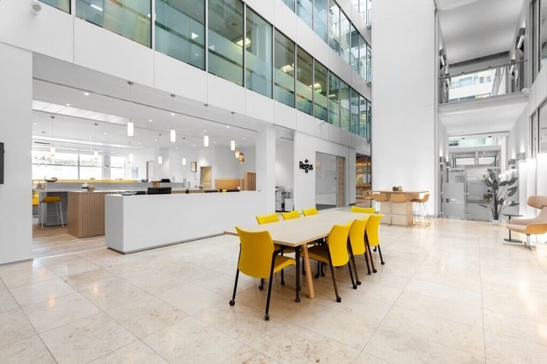 Reading - RG1 3EU, 2 Desk serviced office to rent at Davidson House
