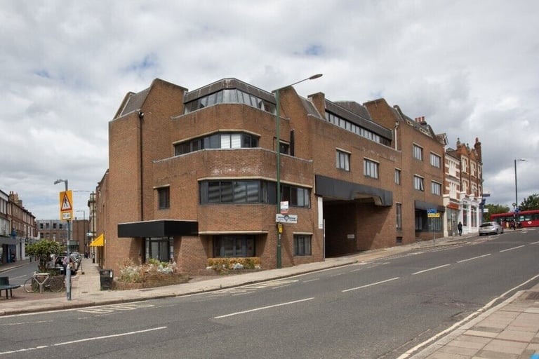 Teddington - TW11 0JR, Open plan office space for 10 people at Spaces Teddington