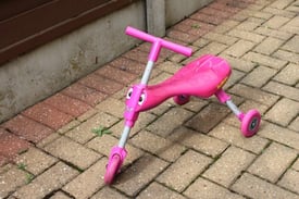 SCUTTLEBUG. RIDE ON TOY. VERY GOOD CONDITION. 