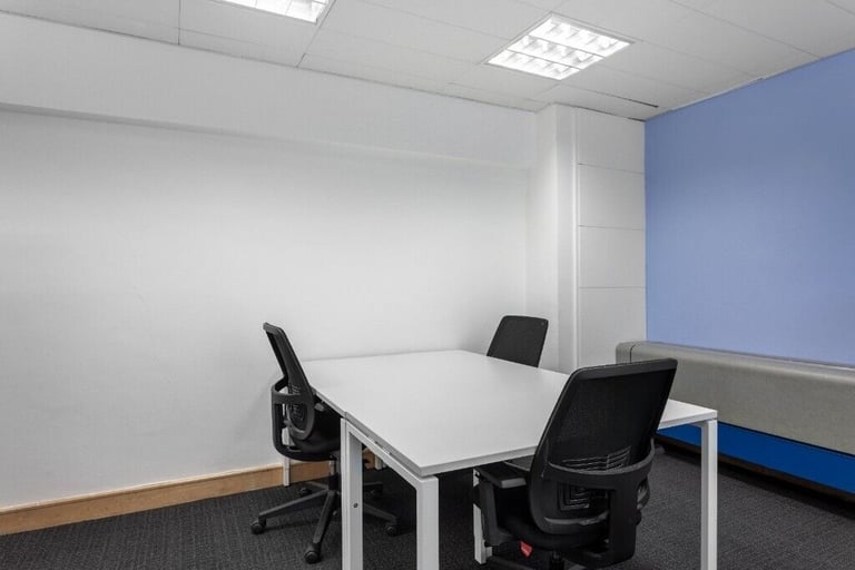 Potters Bar - EN6 5BS, 4 Work station private office to rent at Maple House