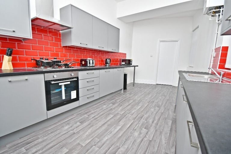 6 Bed 6 Bath HMO Preston City Centre Fully Refurbed High Spec Throughout Returns In Excess of 45% PA