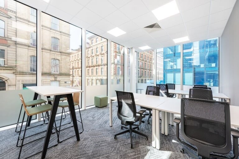 Manchester - M1 4DZ, 2 Desk serviced office to rent at St James Tower
