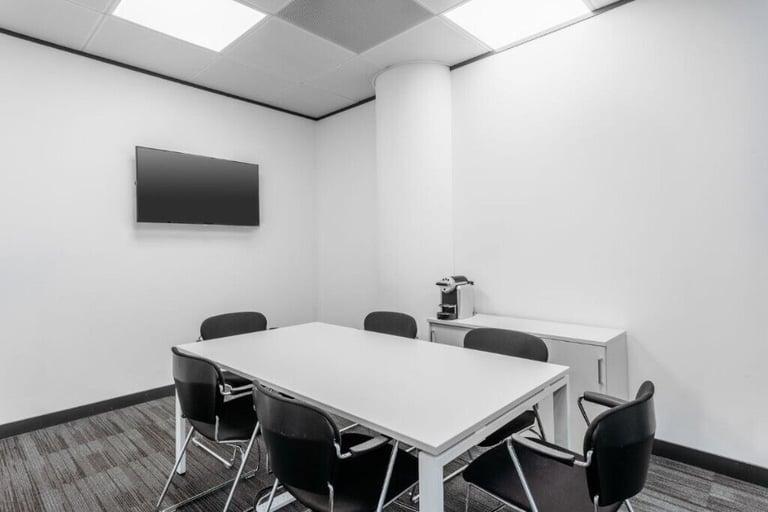 London - W2 6BD, 5 Desk serviced office to rent at Paddington Sheldon Square