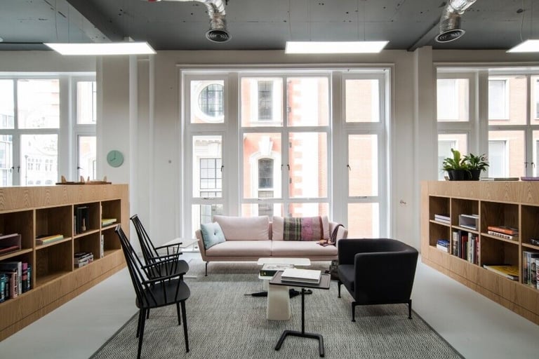 London - W1W 8HF, Open plan office space for 10 people at Spaces Oxford Street