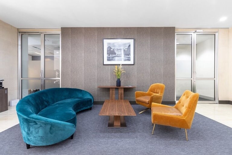 Richmond - TW9 2PR, Open plan office space for 15 people to rent at Parkshot House 