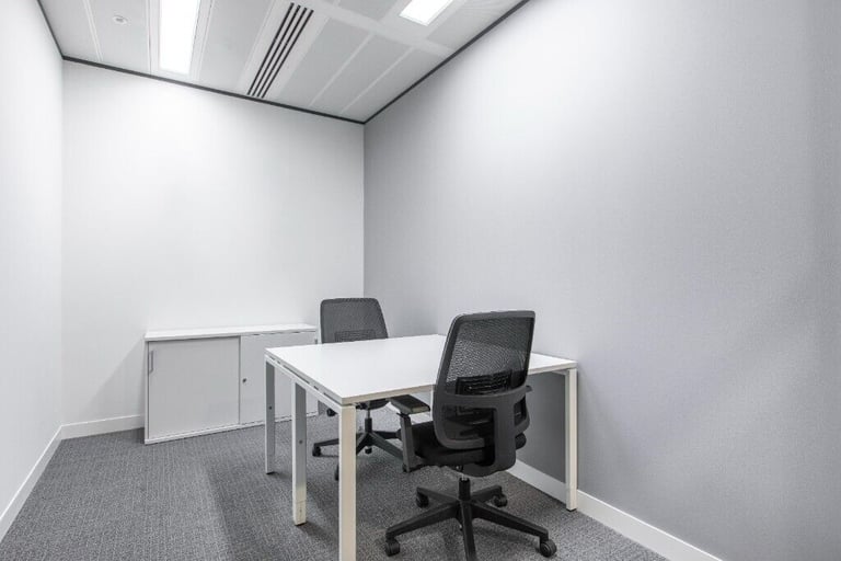 London - EC3A 8AA, 3 Work station private office to rent at Liverpool Street St Mary's Axe