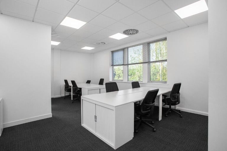 Derby - DE74 2TZ, Open plan office space for 15 people at East Midlands Airport 