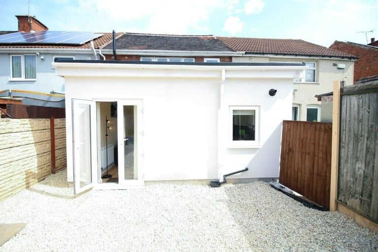 **FRIENDLY HOUSE SHARE IN ROSSINGTON**
