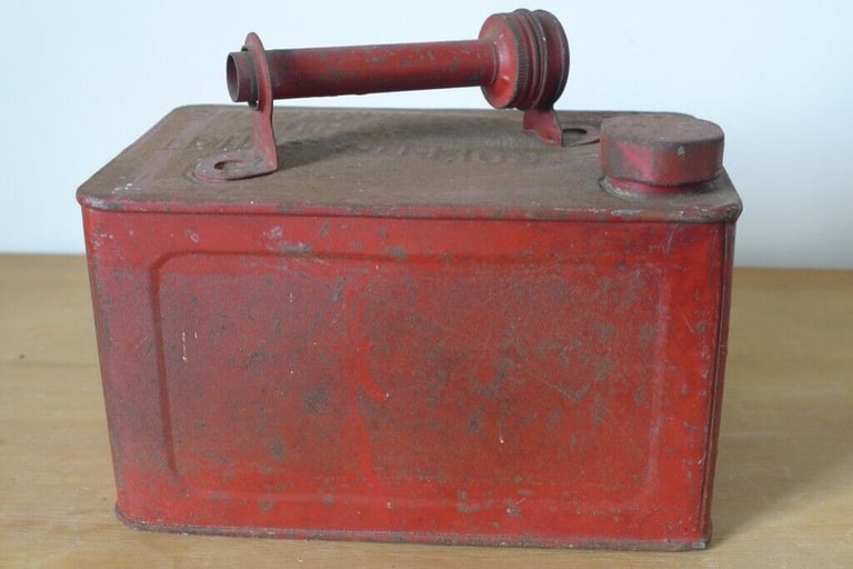 Collectable / Collectible Display: Vintage VALOR Petrol Can, empty.