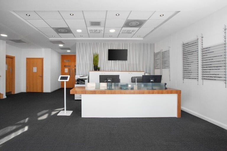 Derby - DE74 2TZ, Open plan office space for 15 people at East Midlands Airport 