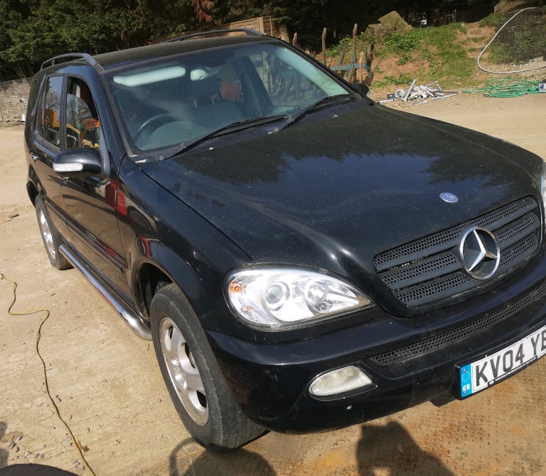 Mercedes Ml270 Cdi Tip Auto breaking for parts