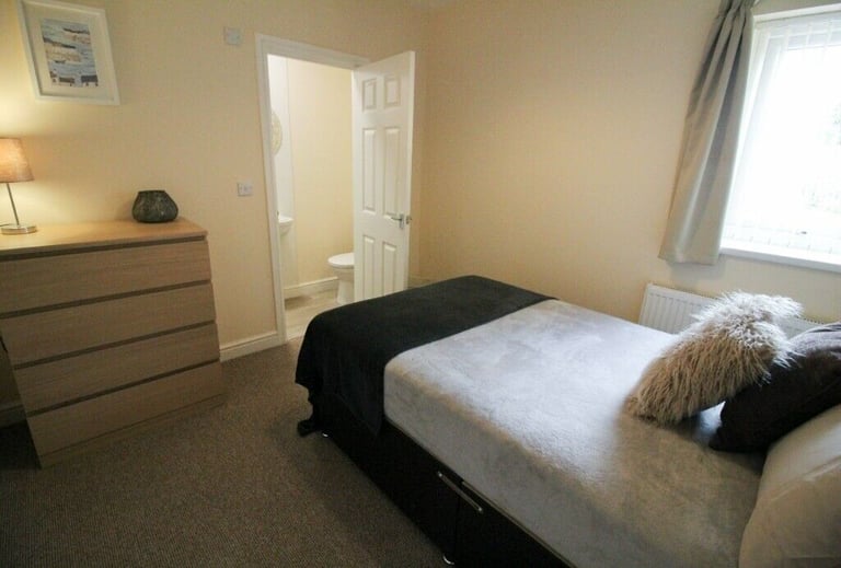**FRIENDLY HOUSE SHARE IN ROSSINGTON**