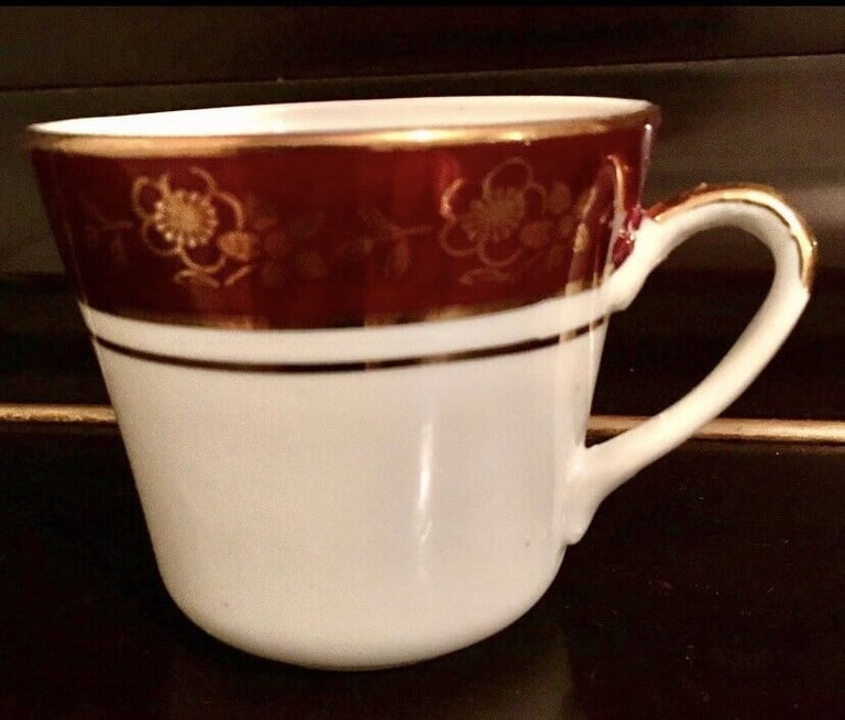 SET OF 6 DAINTY VINTAGE COFFEE CUPS