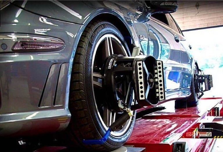 Hunter 4 Wheel Alignment, Tracking, Camber, Balancing, BMW Runflat Tyres, Bridgestone 16, 17, 18,19