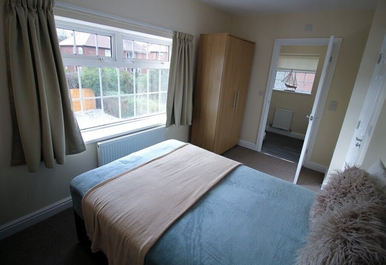 Stunning Double En-Suite Rooms in Woodlands!!