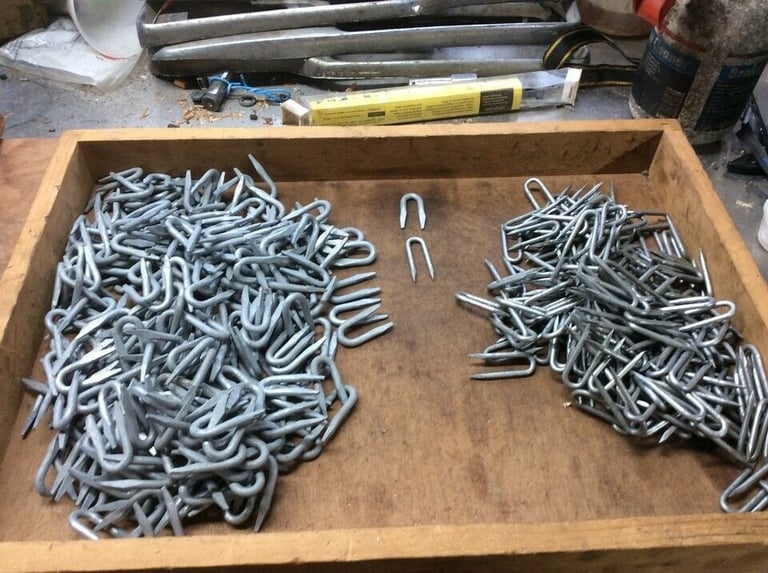 40mm galvanised staples