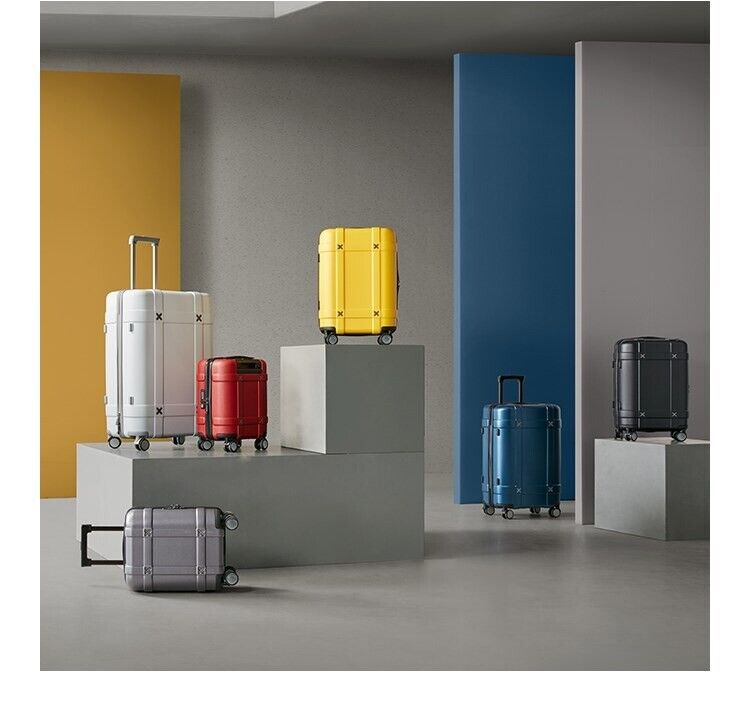 Big sale J L Y  light weight Suitcase, good quality,24 inch for ￡28