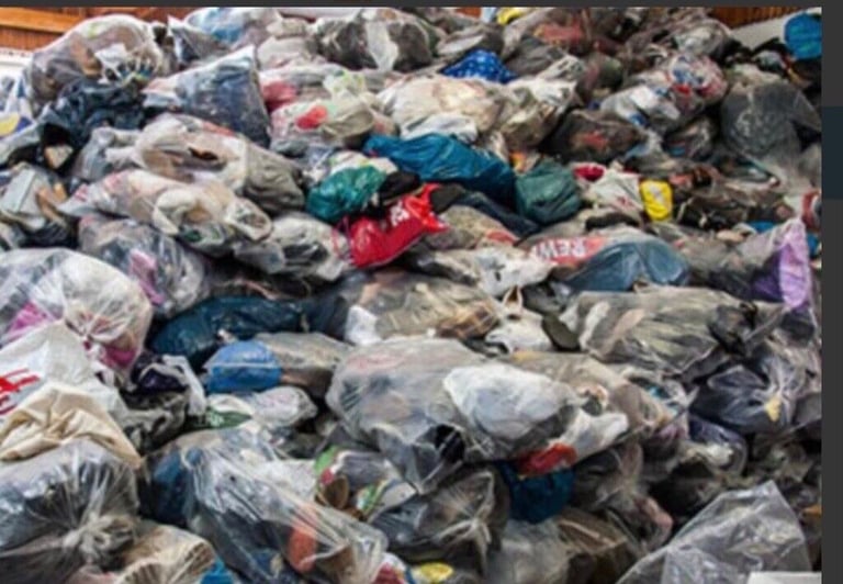 Second Hand Clothes Wholesaler Ladies, Mens, Kids From £1 KG. Delivery Available