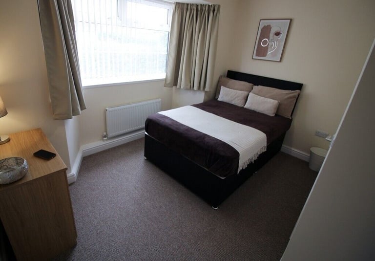 Stunning Double En-Suite Rooms in Woodlands!!