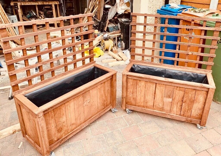 Handmade Wooden Flower/Plant/Vegetable Planter castor wheels trellis 