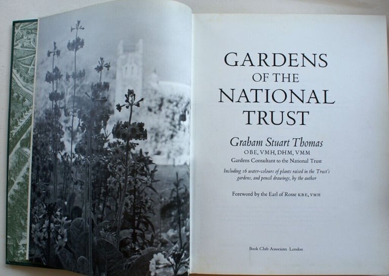 image for Graham Stuart Thomas: Gardens of the National Trust (Illustrated Hardback)