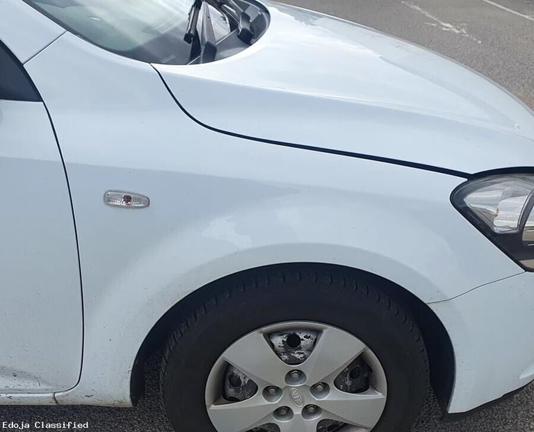 image for Kia Ceed Right Side Front Wing White 2010