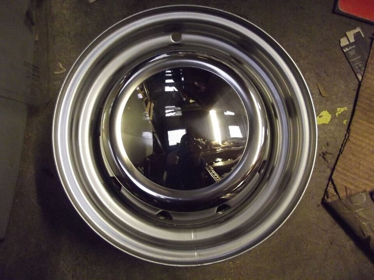 CLASSIC MINI 4.5 J X 10 COOPER S STYLE STEEL RIMS WITH CHROME CENTRE CAPS 