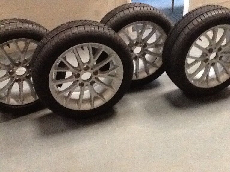 Genuine BMW 17” Winter Alloys with Continental RFT Tyres