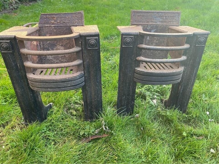 VINTAGE ANTIQUE FIRE PLACE GRATES GARDEN FEATURE X 2