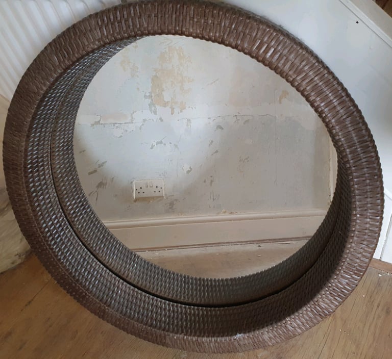 SOLID RATTAN ROUND MIRROR FOR £50