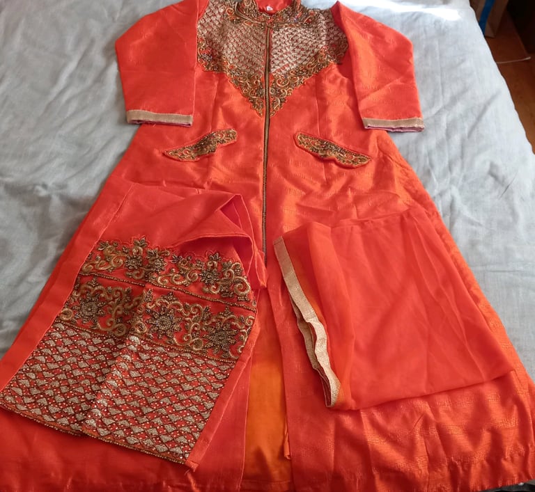 3 piece indian dress suits. (Womens)