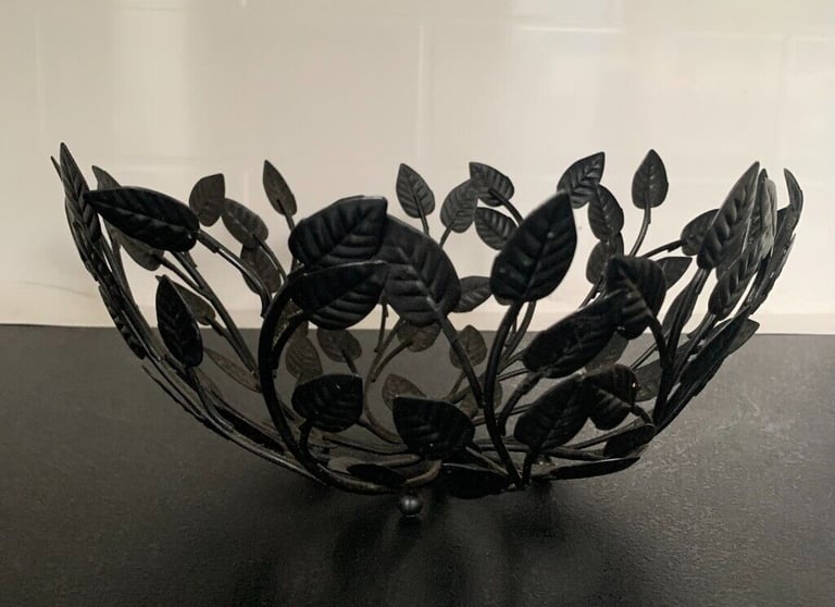 image for Leaf Black Fruit/Plant Pot Holder🩶