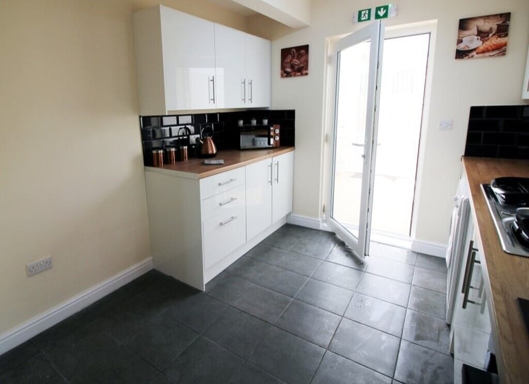 Stunning Double En-Suite Rooms in Woodlands!!