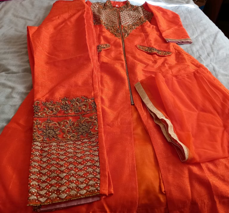 3 piece indian dress suits. (Womens)
